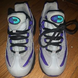 “Nikes ” Air max 95 toddler shoes 💙💙💙